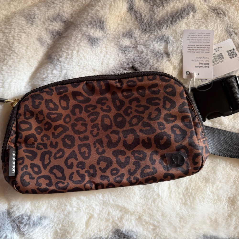 Lululemon Black Interior Belt Bag